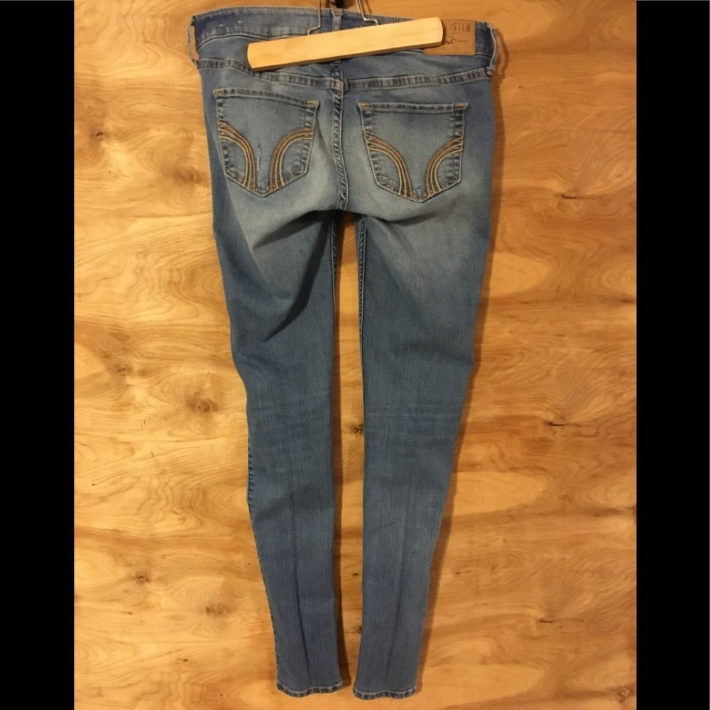Hollister sz 3 skinny distressed blue jeans